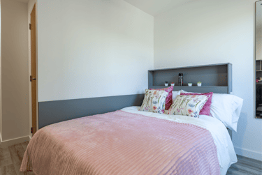 Standard En Suite - Image 1